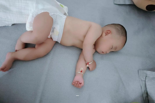 郯城宝宝胳膊上起红疙瘩
